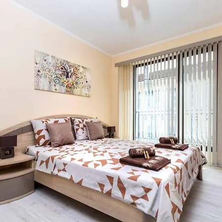 Cozy New 'casa ' ✵ Center ✵ דירה פלובדיב